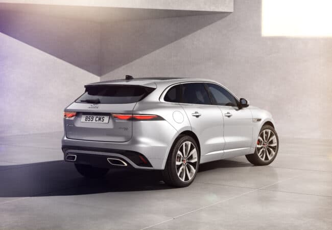 Jaguar F-PACE, vue arrière trois quarts